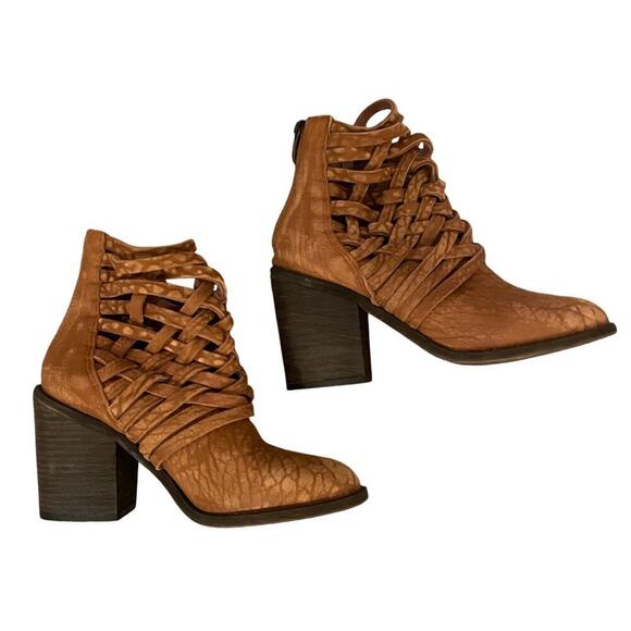 NWOB Free People Carrera Ankle Boots | 36, US 6, Brown Leather, Woven Cutout New - Picture 1 of 8